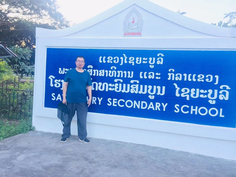 老挝中学招生洽谈1.jpg